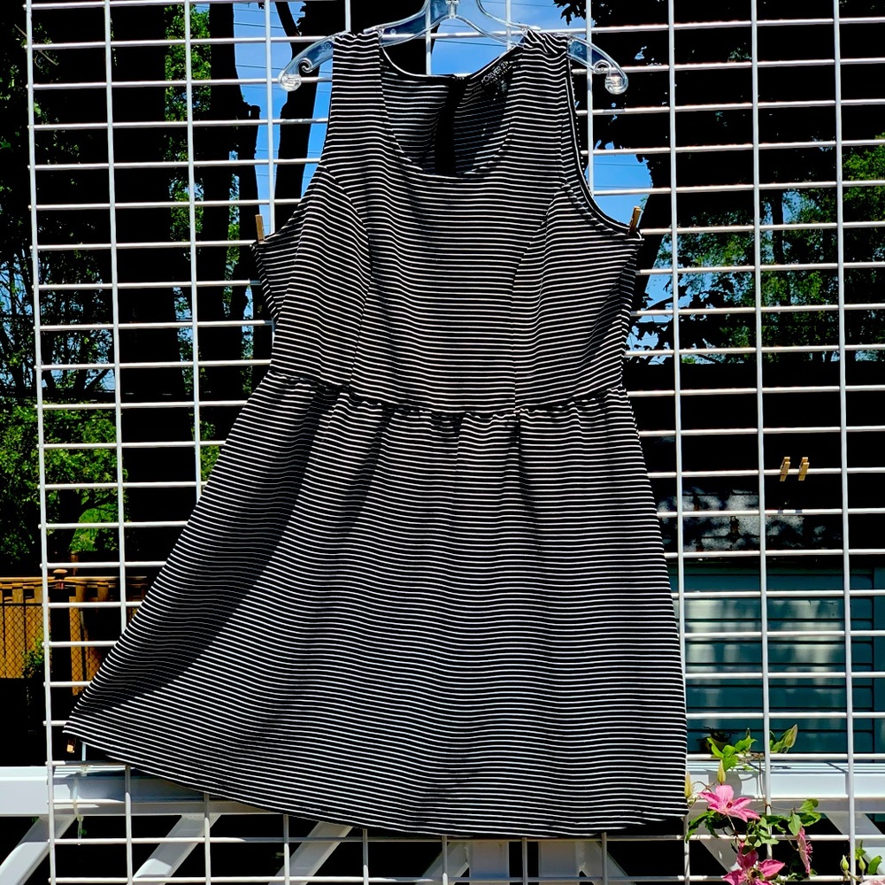 Woman’s 3X thin striped dress